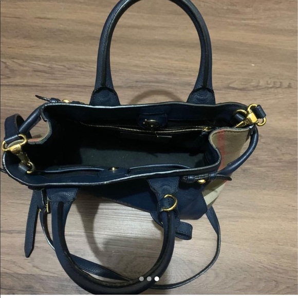 Burberry purse and wallet - Picture 2 of 3